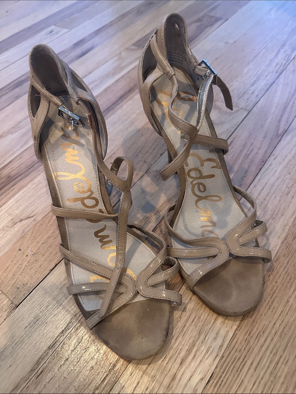 Sam Edelman Strappy Tan Patent Dress Sandals. Size 9.